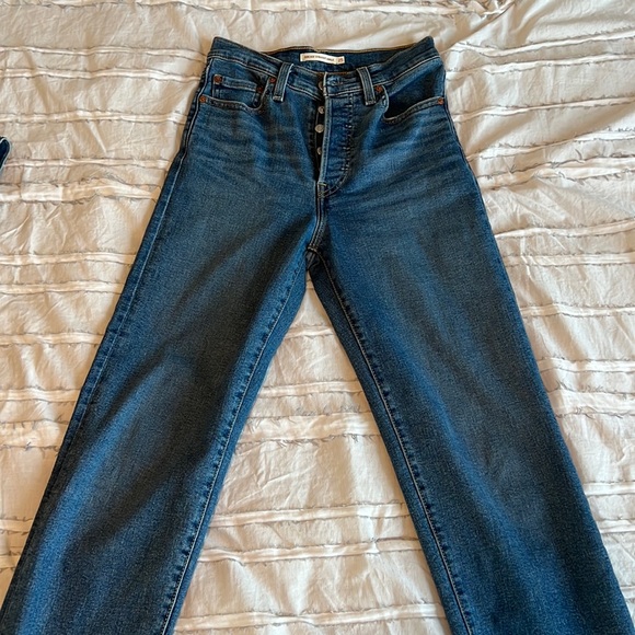 Levi’s- Ribcage Straight Ankle - Picture 2 of 9